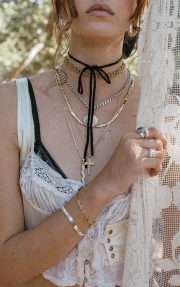 Elegant Faux Gold And Mother-Of-Pearl Link Bracelet - Image 2